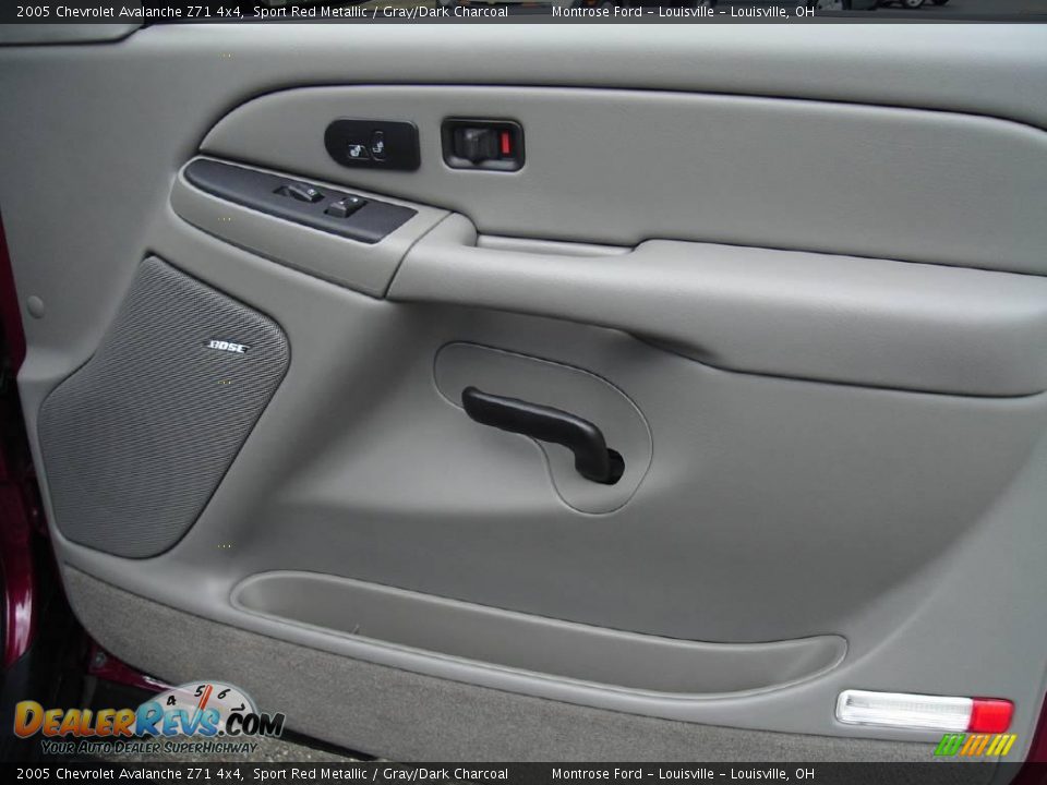 2005 Chevrolet Avalanche Z71 4x4 Sport Red Metallic / Gray/Dark Charcoal Photo #20