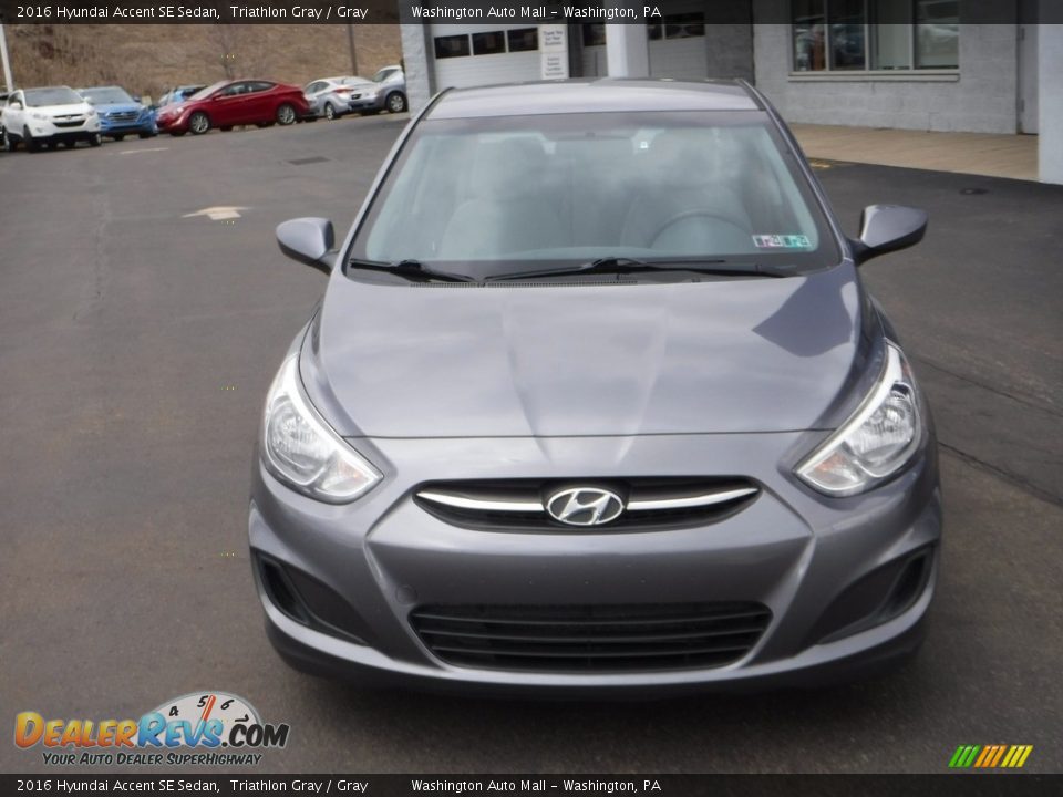 2016 Hyundai Accent SE Sedan Triathlon Gray / Gray Photo #2