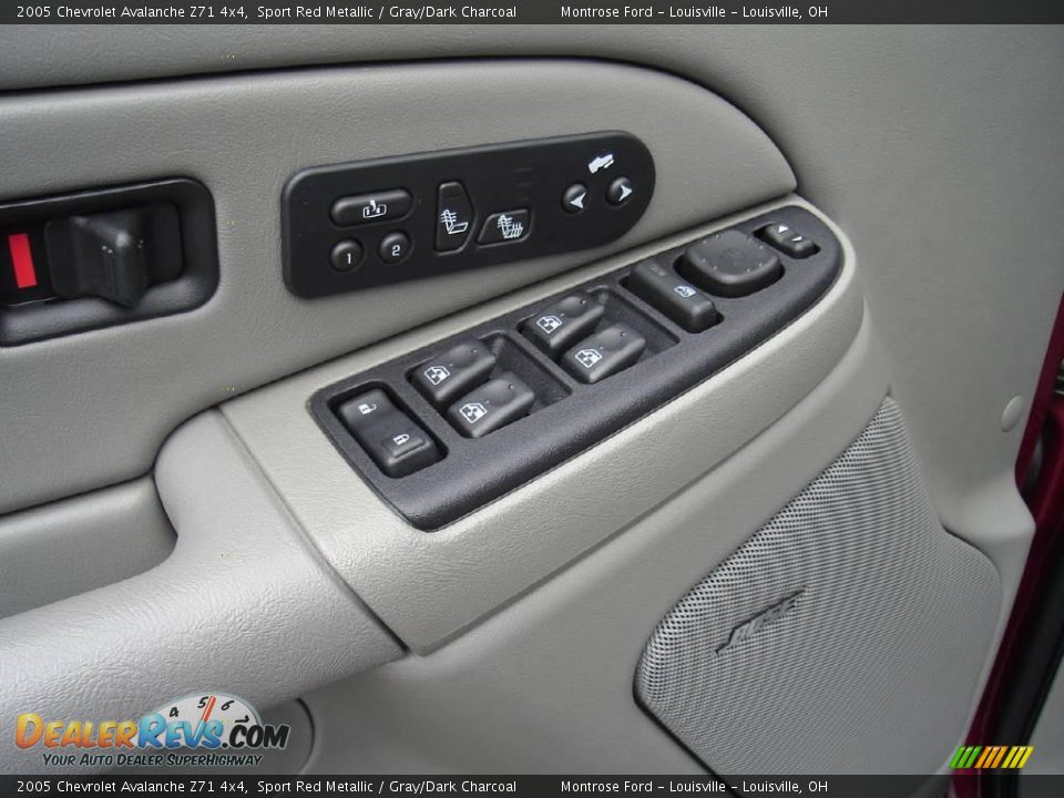 2005 Chevrolet Avalanche Z71 4x4 Sport Red Metallic / Gray/Dark Charcoal Photo #24