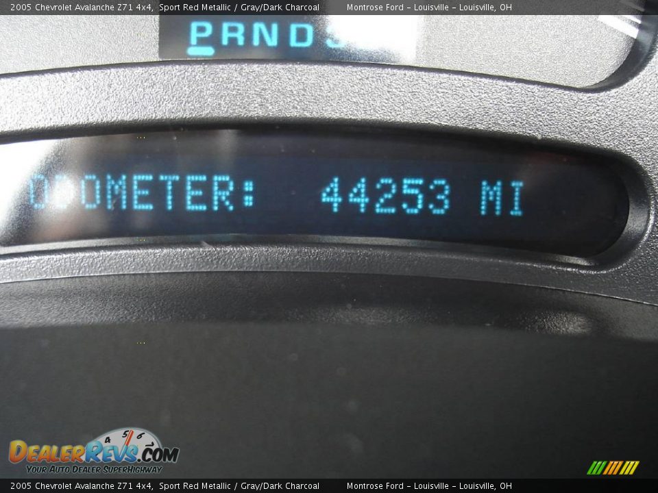 2005 Chevrolet Avalanche Z71 4x4 Sport Red Metallic / Gray/Dark Charcoal Photo #26