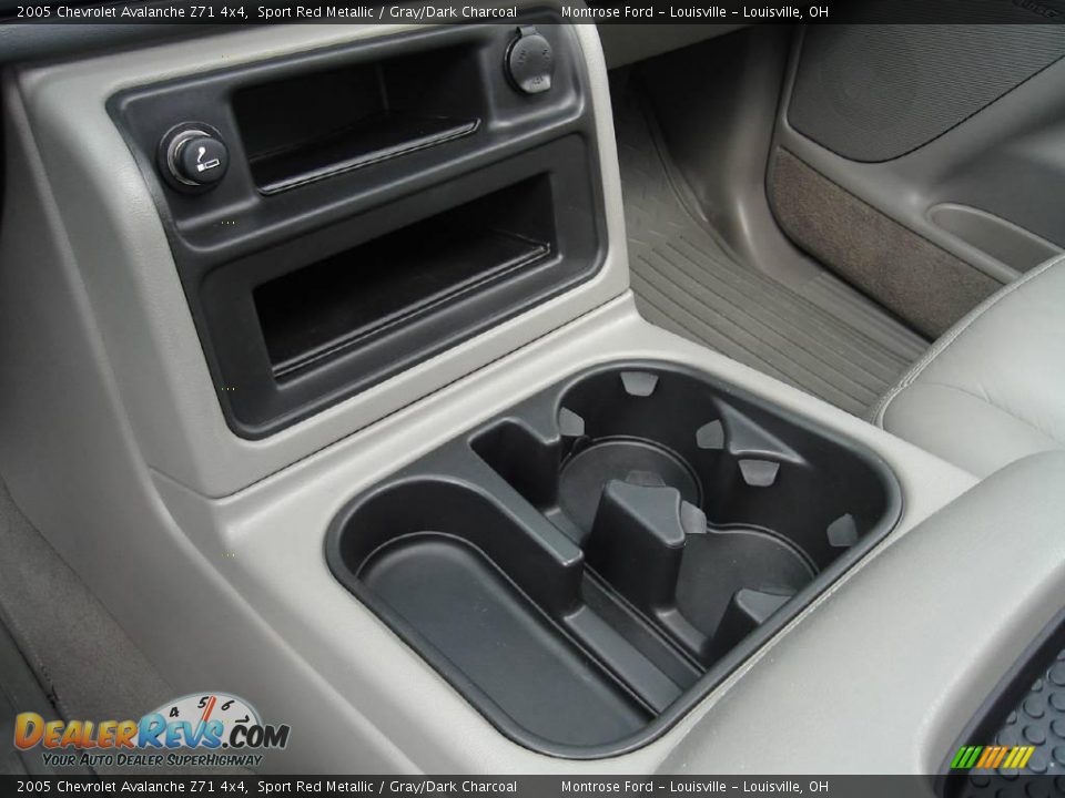 2005 Chevrolet Avalanche Z71 4x4 Sport Red Metallic / Gray/Dark Charcoal Photo #29