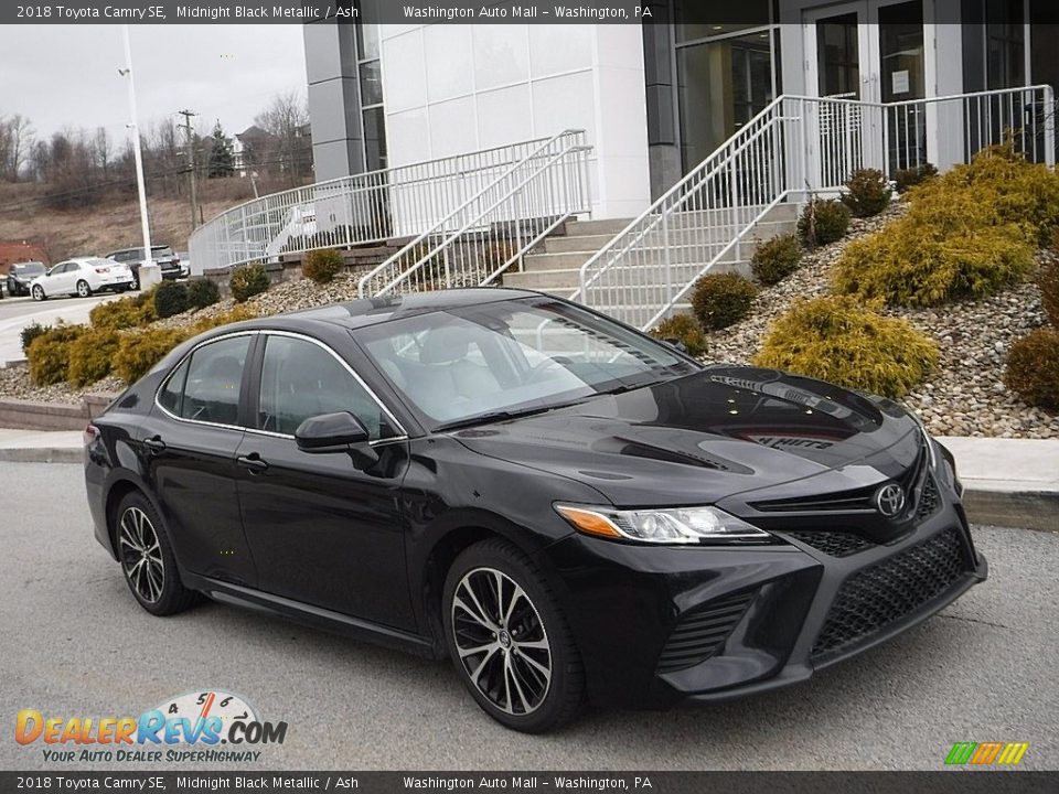 2018 Toyota Camry SE Midnight Black Metallic / Ash Photo #1