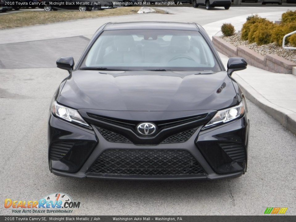 2018 Toyota Camry SE Midnight Black Metallic / Ash Photo #8