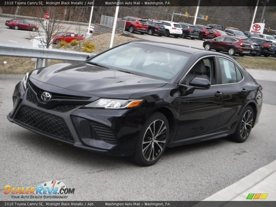 2018 Toyota Camry SE Midnight Black Metallic / Ash Photo #9