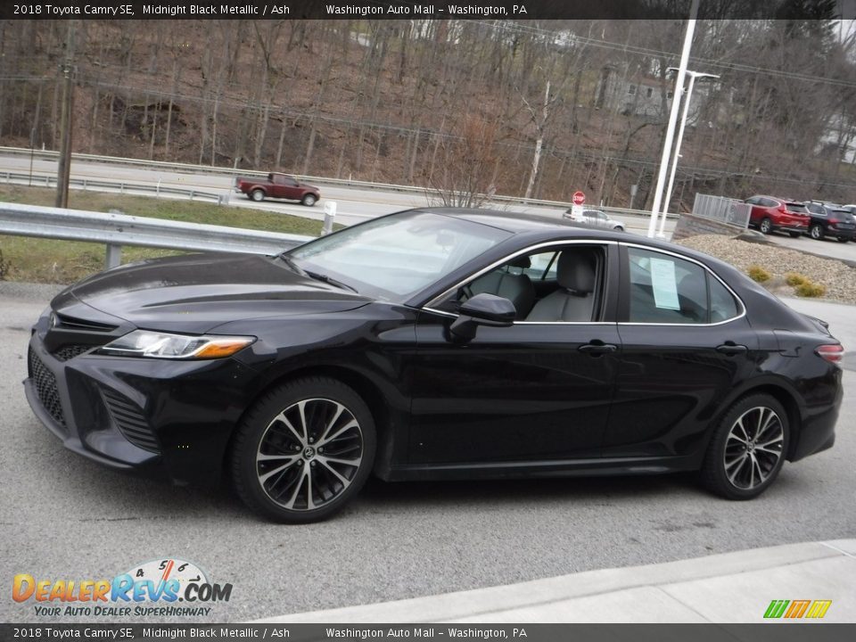 2018 Toyota Camry SE Midnight Black Metallic / Ash Photo #10