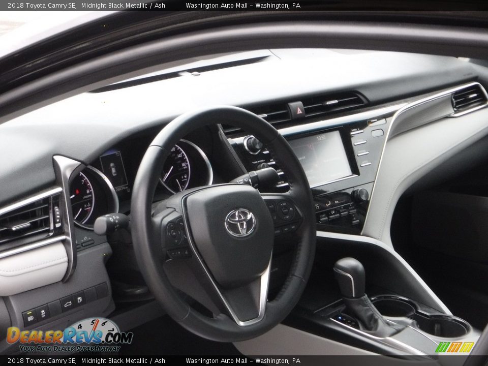 2018 Toyota Camry SE Midnight Black Metallic / Ash Photo #18