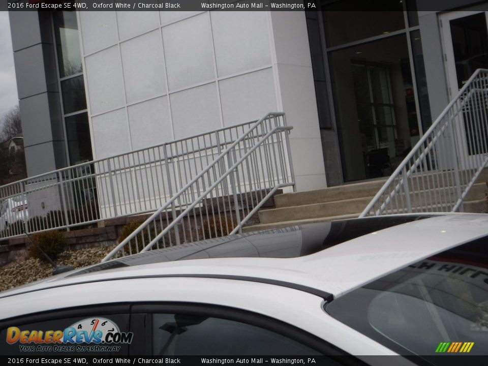 2016 Ford Escape SE 4WD Oxford White / Charcoal Black Photo #7