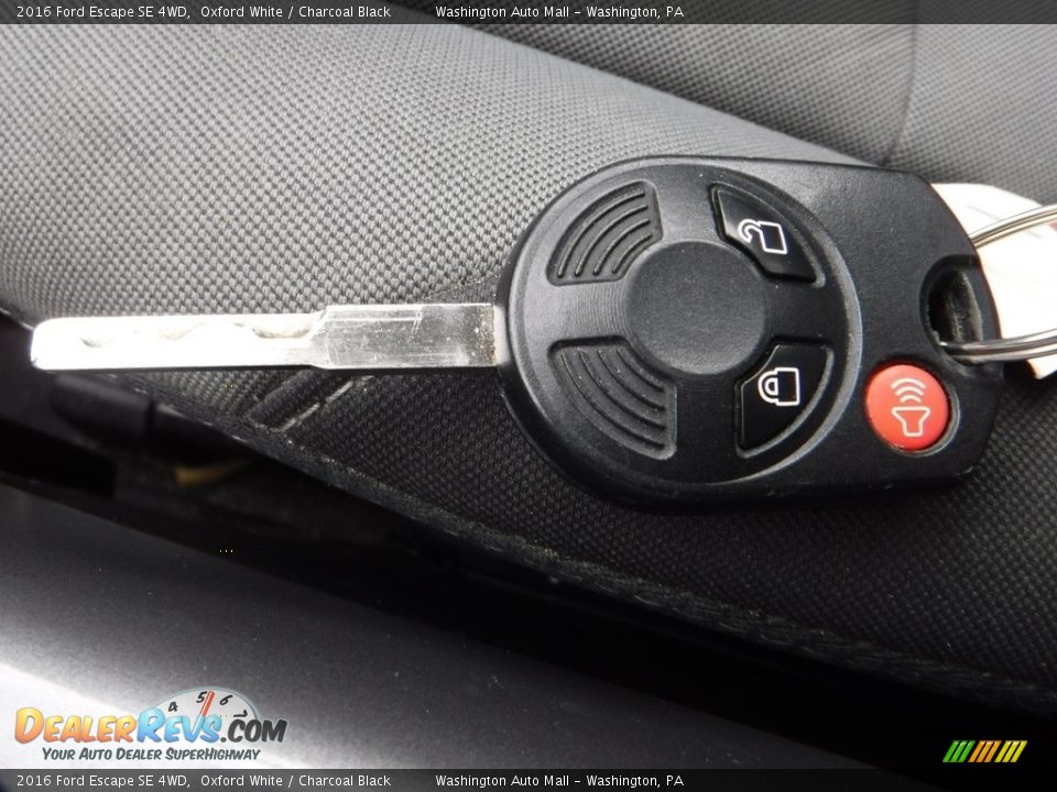 2016 Ford Escape SE 4WD Oxford White / Charcoal Black Photo #25