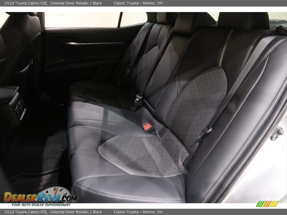 2019 Toyota Camry XSE Celestial Silver Metallic / Black Photo #18
