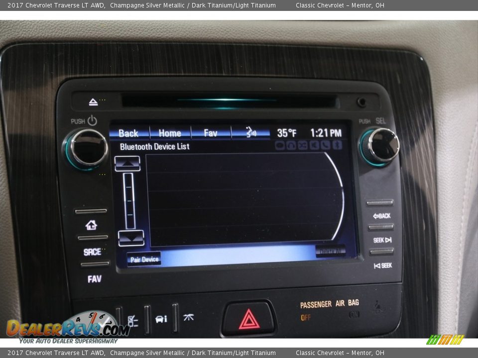 2017 Chevrolet Traverse LT AWD Champagne Silver Metallic / Dark Titanium/Light Titanium Photo #11