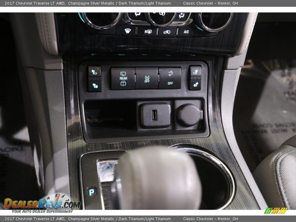 2017 Chevrolet Traverse LT AWD Champagne Silver Metallic / Dark Titanium/Light Titanium Photo #13