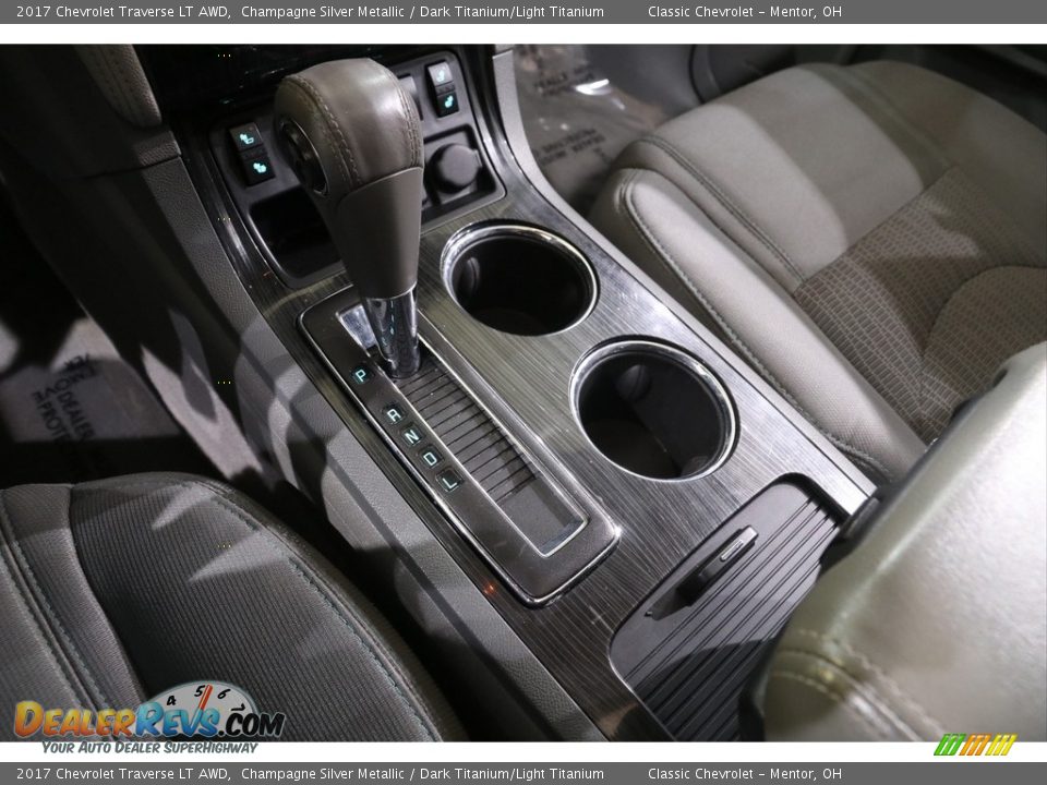 2017 Chevrolet Traverse LT AWD Champagne Silver Metallic / Dark Titanium/Light Titanium Photo #14