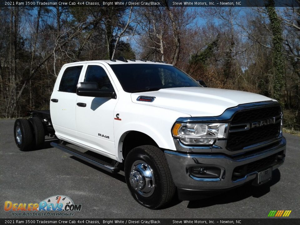 2021 Ram 3500 Tradesman Crew Cab 4x4 Chassis Bright White / Diesel Gray/Black Photo #4