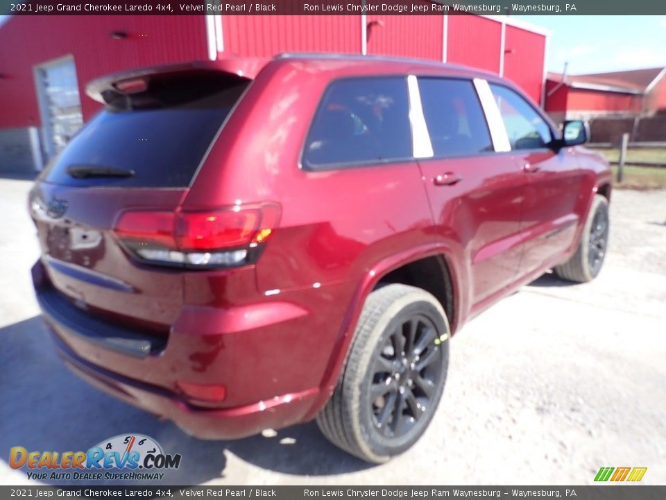 2021 Jeep Grand Cherokee Laredo 4x4 Velvet Red Pearl / Black Photo #5