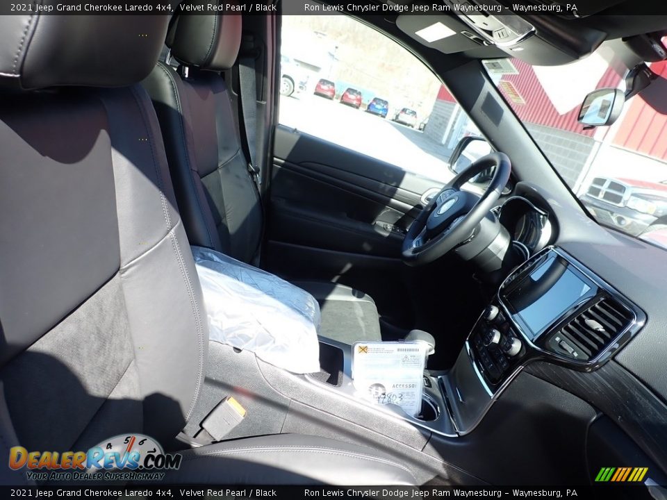 2021 Jeep Grand Cherokee Laredo 4x4 Velvet Red Pearl / Black Photo #9