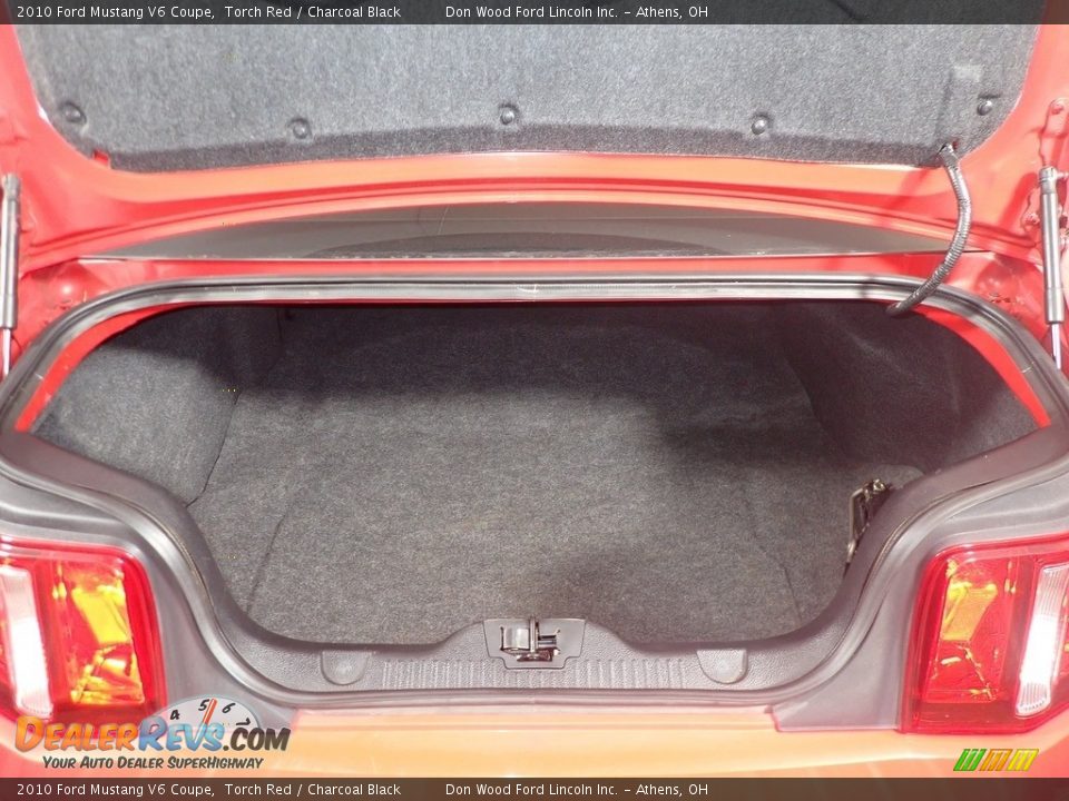 2010 Ford Mustang V6 Coupe Torch Red / Charcoal Black Photo #15