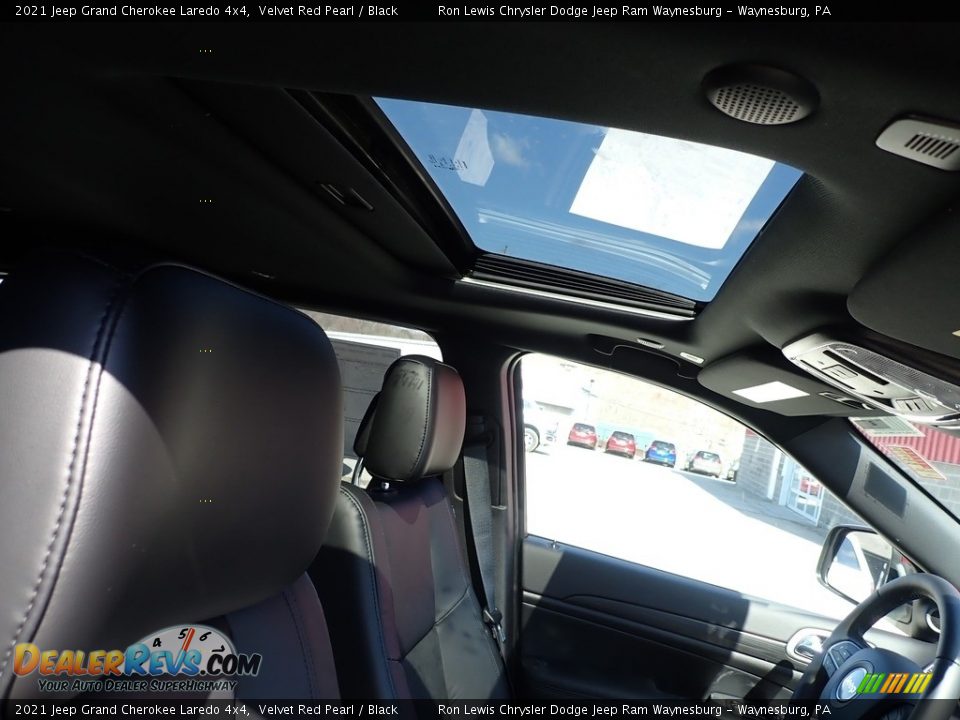 2021 Jeep Grand Cherokee Laredo 4x4 Velvet Red Pearl / Black Photo #11