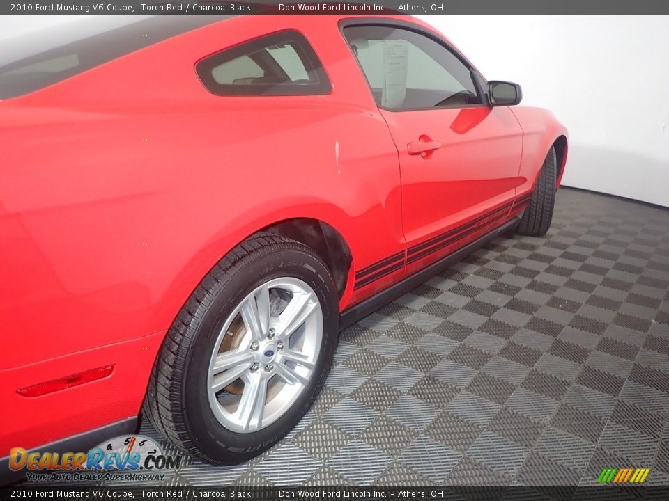 2010 Ford Mustang V6 Coupe Torch Red / Charcoal Black Photo #19