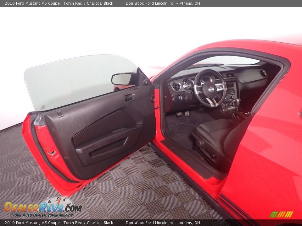 2010 Ford Mustang V6 Coupe Torch Red / Charcoal Black Photo #20
