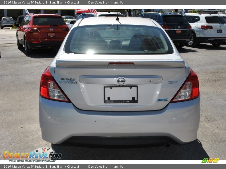 2016 Nissan Versa SV Sedan Brilliant Silver / Charcoal Photo #8