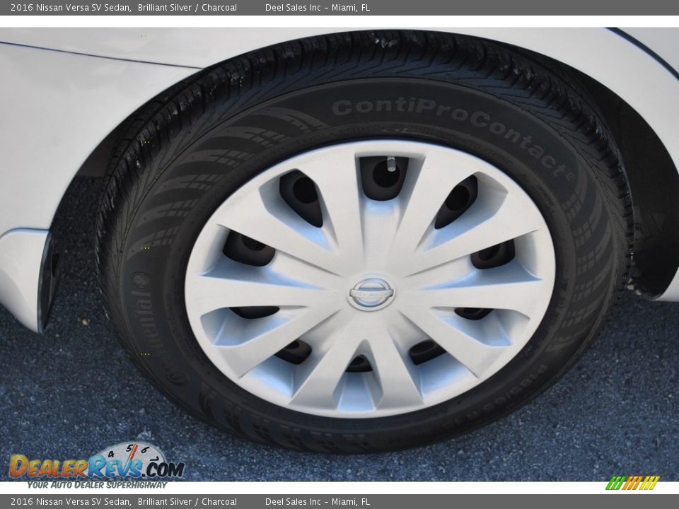 2016 Nissan Versa SV Sedan Wheel Photo #10