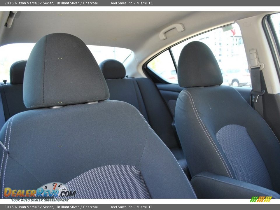 2016 Nissan Versa SV Sedan Brilliant Silver / Charcoal Photo #18