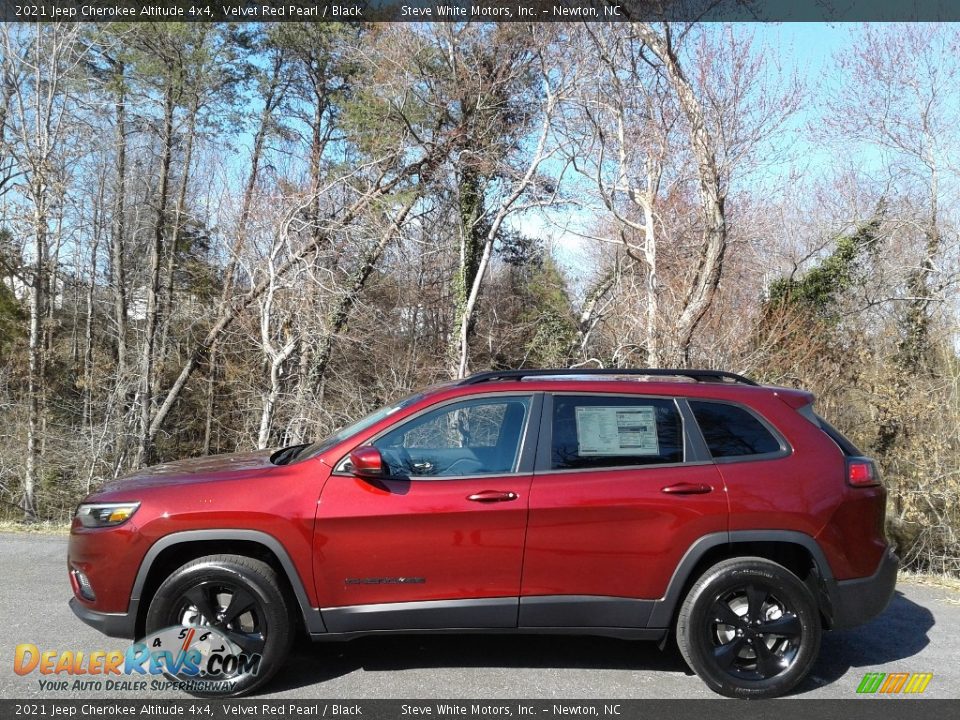 2021 Jeep Cherokee Altitude 4x4 Velvet Red Pearl / Black Photo #1