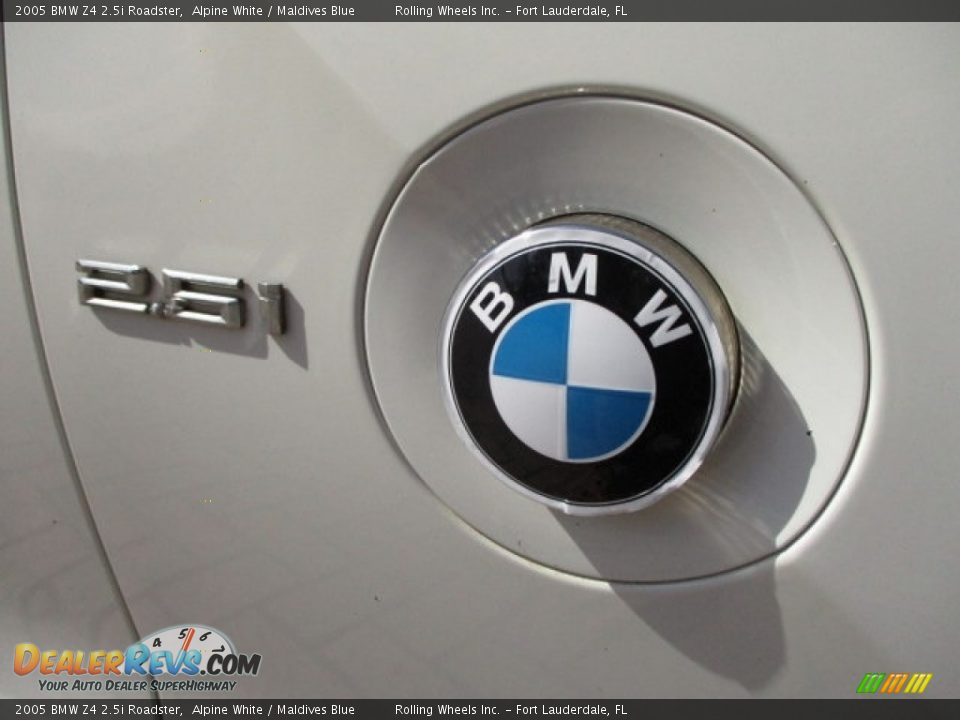 2005 BMW Z4 2.5i Roadster Alpine White / Maldives Blue Photo #8