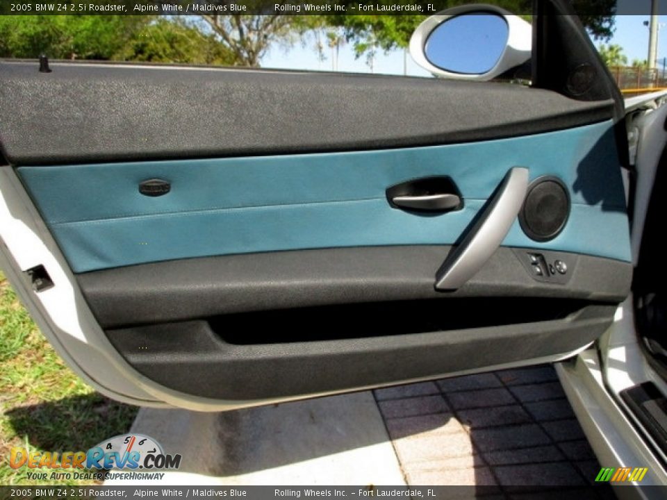 2005 BMW Z4 2.5i Roadster Alpine White / Maldives Blue Photo #16