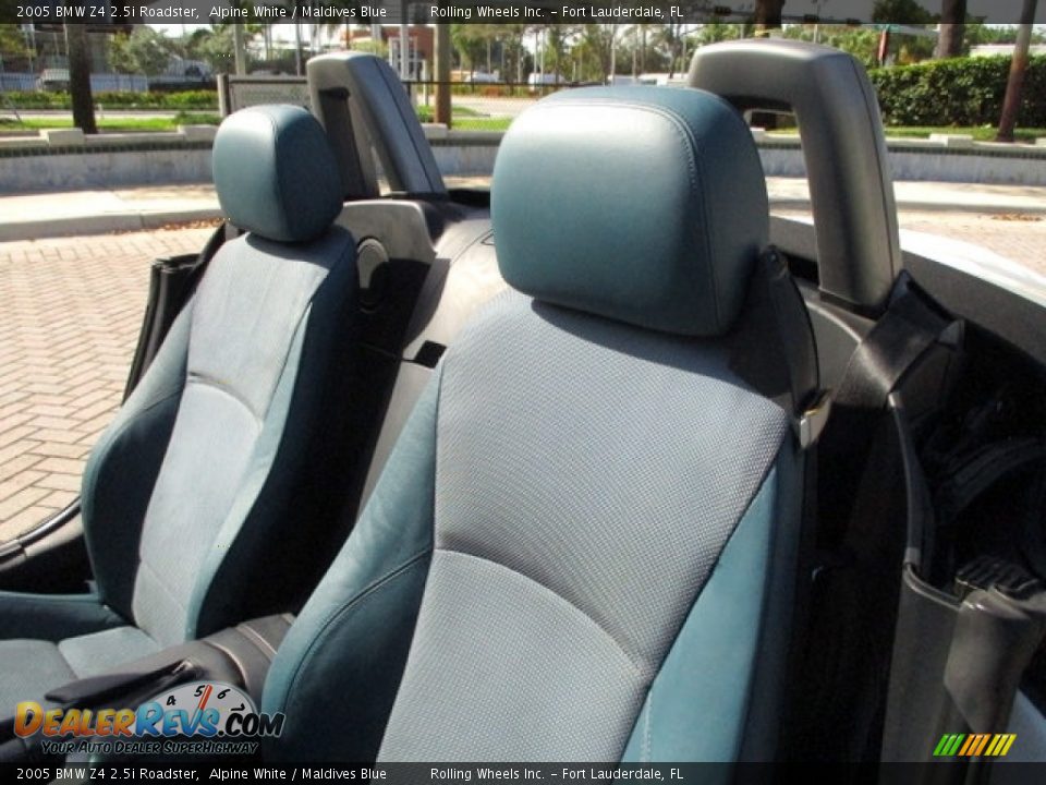 2005 BMW Z4 2.5i Roadster Alpine White / Maldives Blue Photo #24