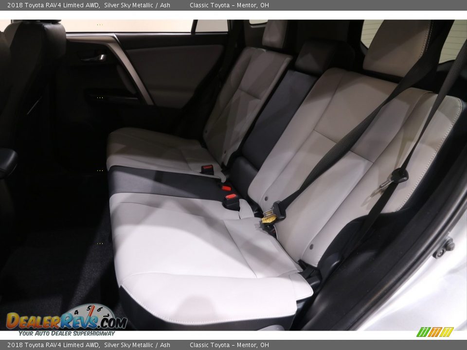 2018 Toyota RAV4 Limited AWD Silver Sky Metallic / Ash Photo #18