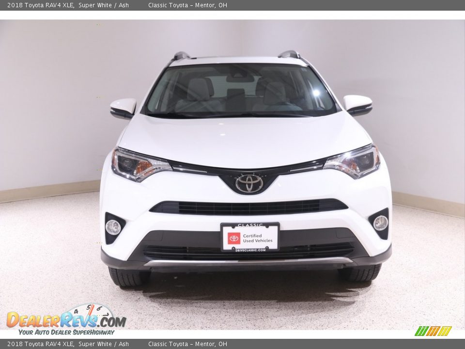 2018 Toyota RAV4 XLE Super White / Ash Photo #2
