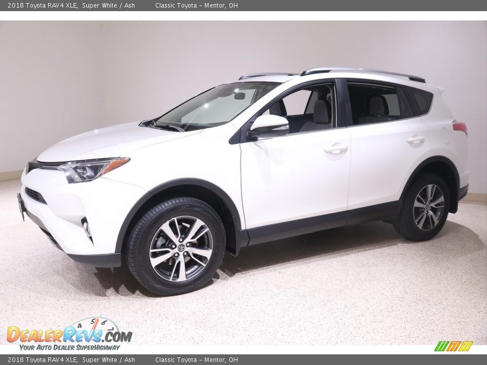 2018 Toyota RAV4 XLE Super White / Ash Photo #3
