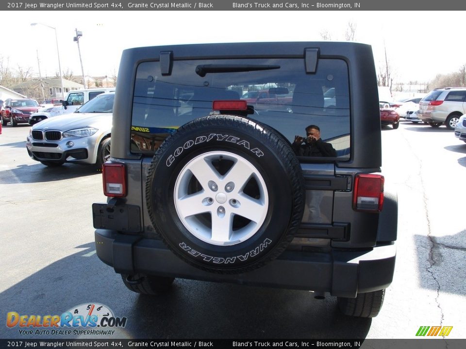 2017 Jeep Wrangler Unlimited Sport 4x4 Granite Crystal Metallic / Black Photo #25