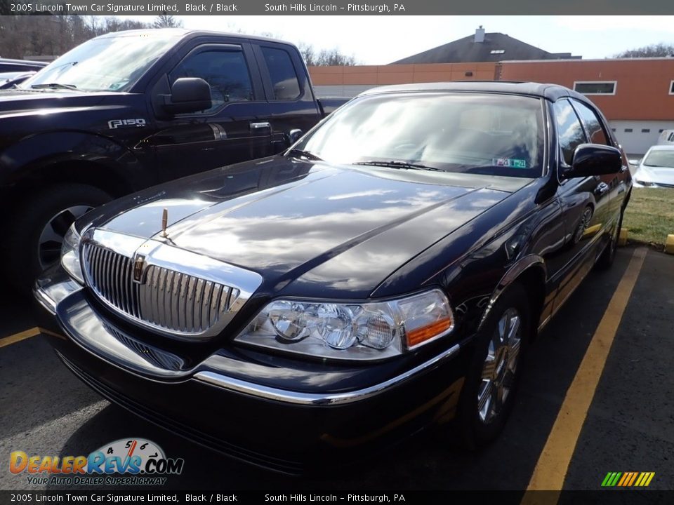 2005 Lincoln Town Car Signature Limited Black / Black Photo #1