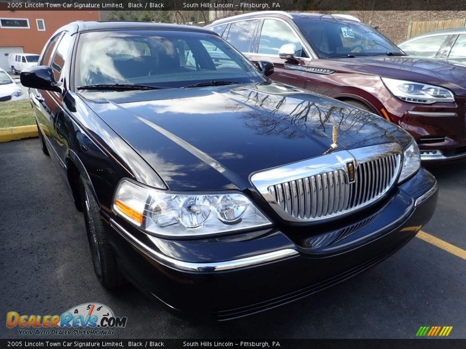 2005 Lincoln Town Car Signature Limited Black / Black Photo #5