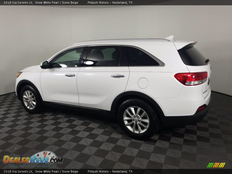 Snow White Pearl 2018 Kia Sorento LX Photo #4