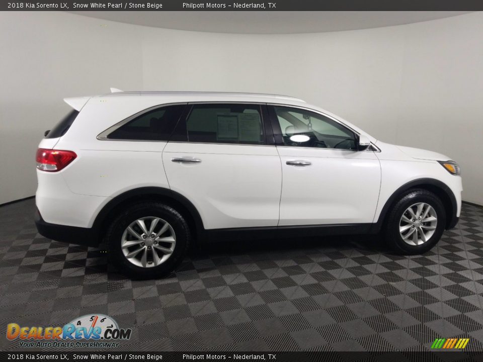 2018 Kia Sorento LX Snow White Pearl / Stone Beige Photo #8