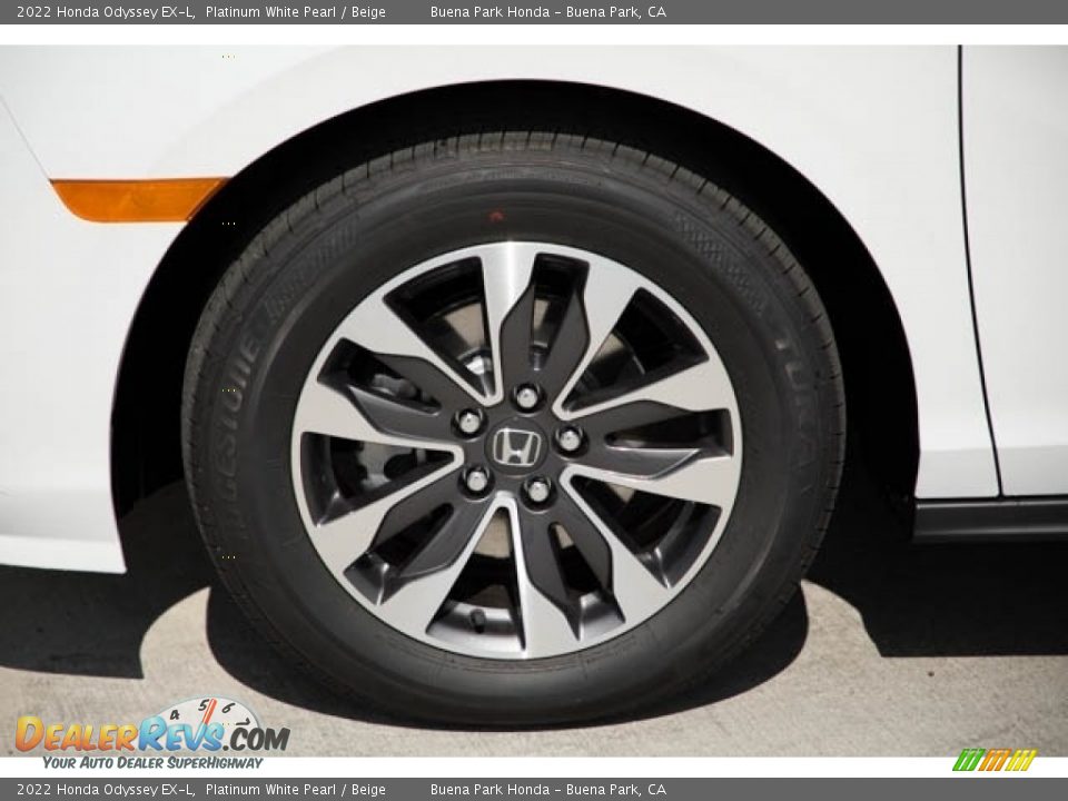 2022 Honda Odyssey EX-L Platinum White Pearl / Beige Photo #11