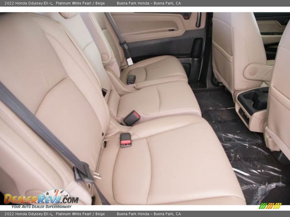 2022 Honda Odyssey EX-L Platinum White Pearl / Beige Photo #28