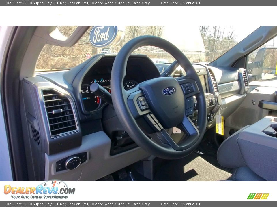 2020 Ford F250 Super Duty XLT Regular Cab 4x4 Oxford White / Medium Earth Gray Photo #10