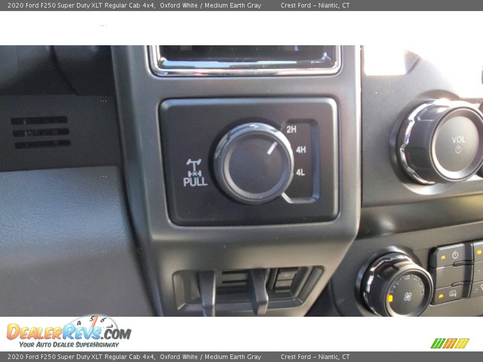 2020 Ford F250 Super Duty XLT Regular Cab 4x4 Oxford White / Medium Earth Gray Photo #16