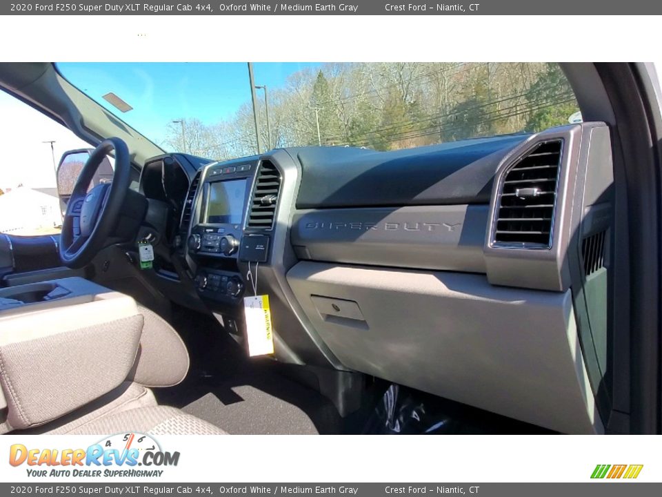 2020 Ford F250 Super Duty XLT Regular Cab 4x4 Oxford White / Medium Earth Gray Photo #21