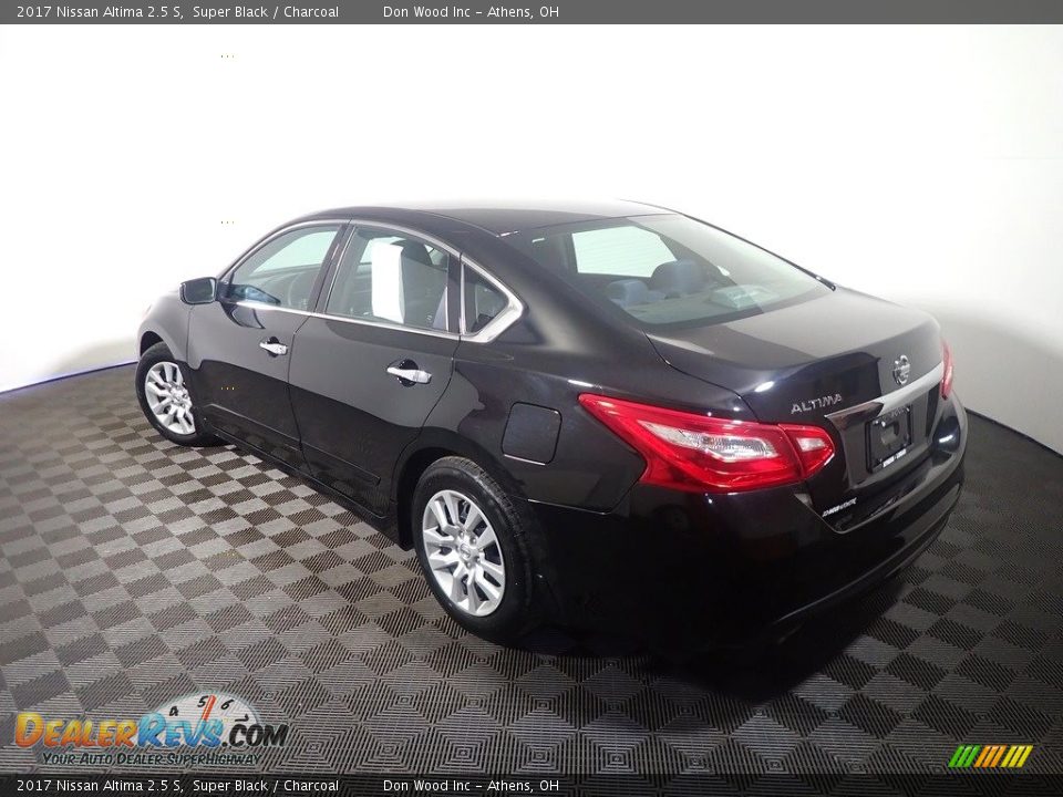2017 Nissan Altima 2.5 S Super Black / Charcoal Photo #12