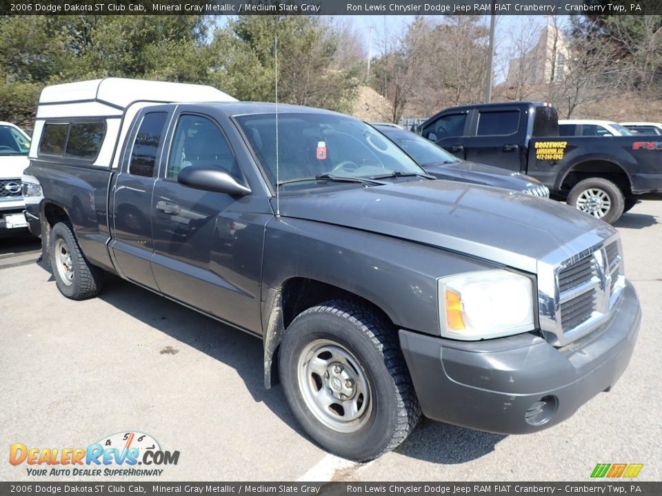 2006 Dodge Dakota ST Club Cab Mineral Gray Metallic / Medium Slate Gray Photo #2