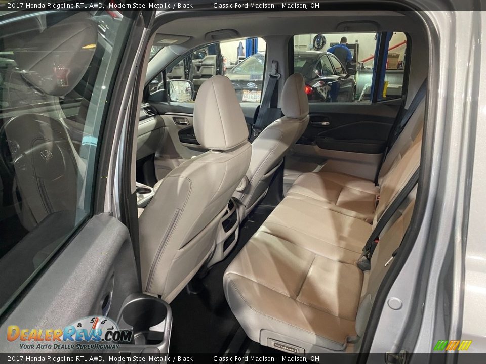 2017 Honda Ridgeline RTL AWD Modern Steel Metallic / Black Photo #10
