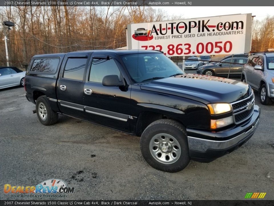 2007 Chevrolet Silverado 1500 Classic LS Crew Cab 4x4 Black / Dark Charcoal Photo #1