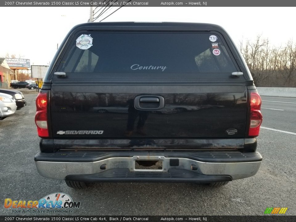 2007 Chevrolet Silverado 1500 Classic LS Crew Cab 4x4 Black / Dark Charcoal Photo #4