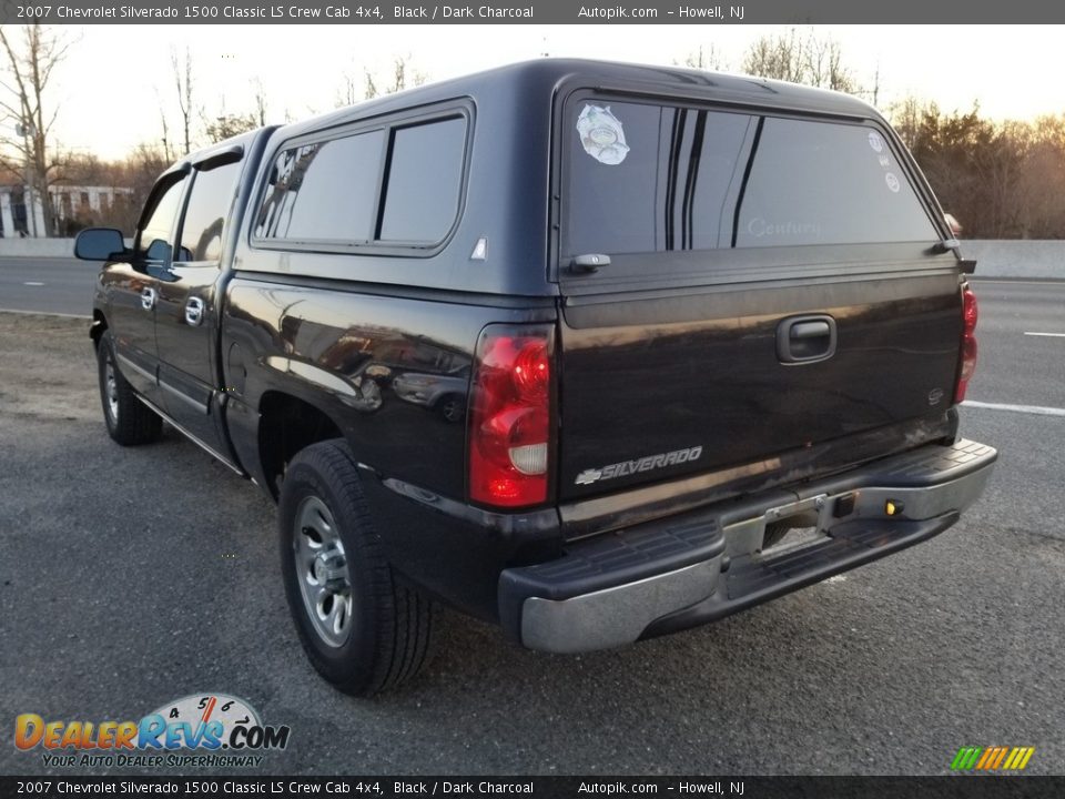 2007 Chevrolet Silverado 1500 Classic LS Crew Cab 4x4 Black / Dark Charcoal Photo #5