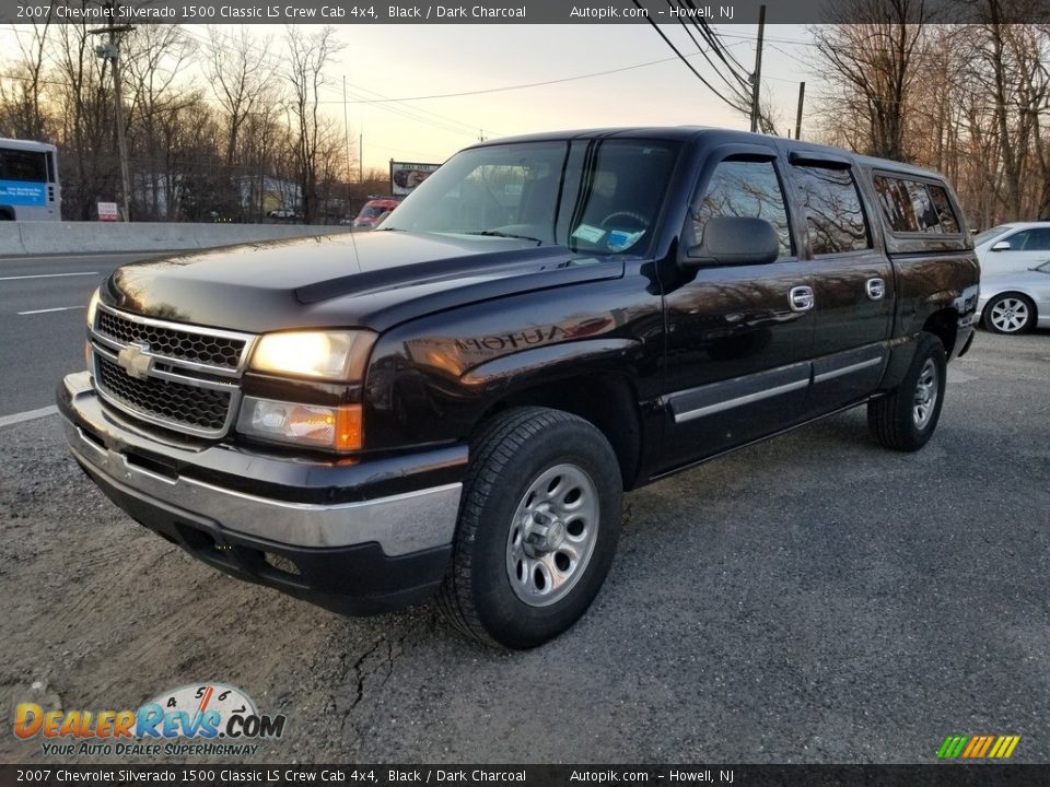 2007 Chevrolet Silverado 1500 Classic LS Crew Cab 4x4 Black / Dark Charcoal Photo #7